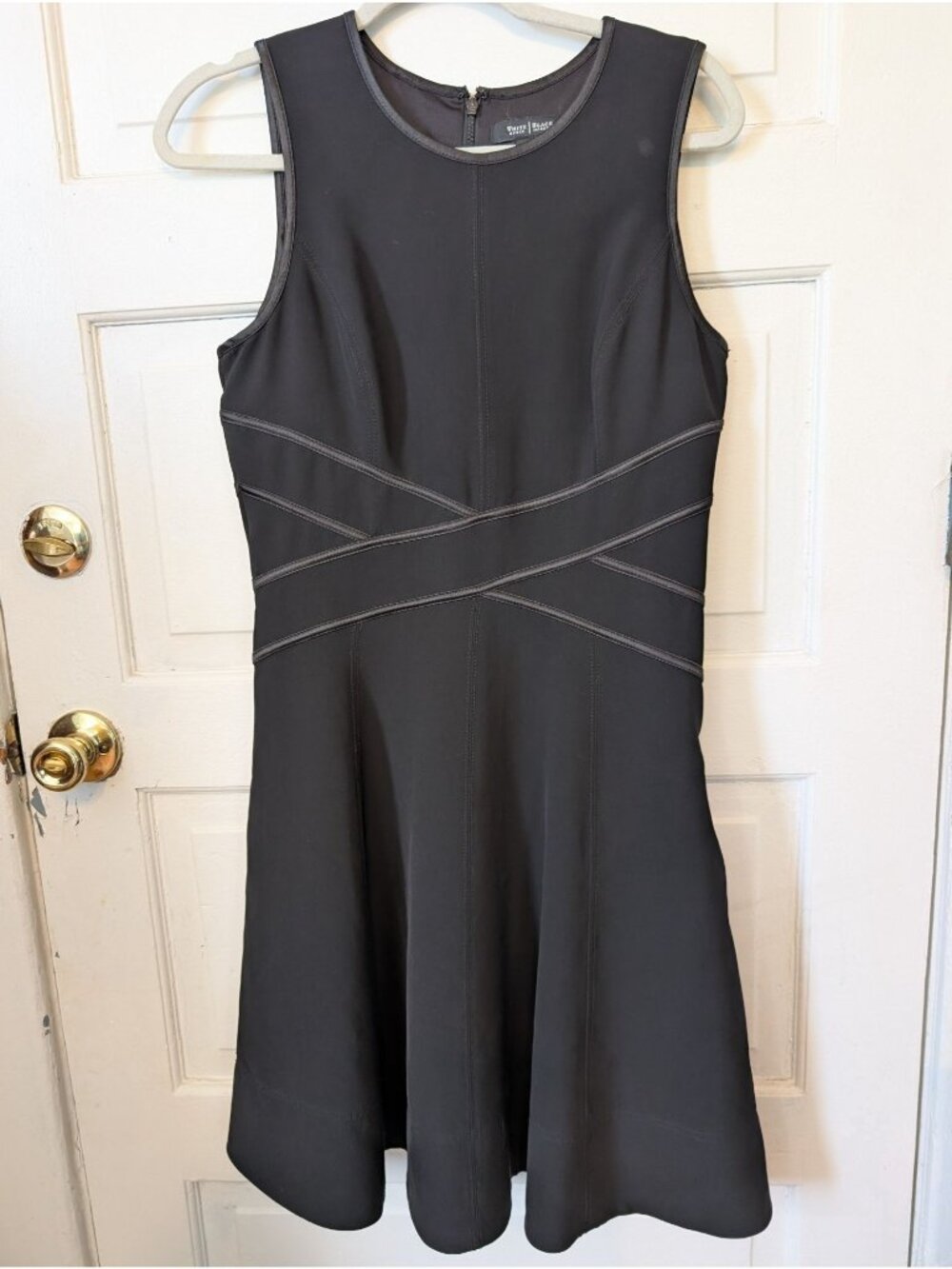 Black Sleeveless Fit-and-flare Dress White House Black Market Size 8 LBD Event